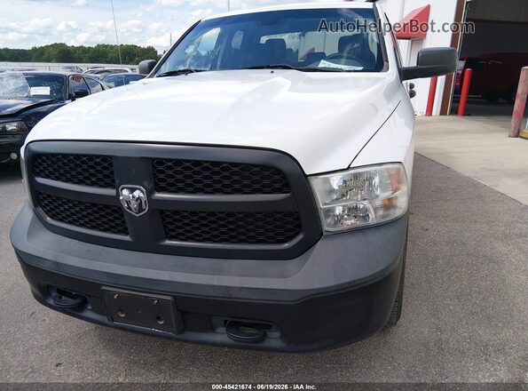 1C6RR7FGXJS326217 2018 RAM 1500 White Front view