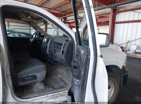 1C6RR7FGXLS158873 2020 RAM 1500 CLASSIC White Widok wnętrza z przodu