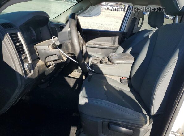 1C6RR7FT1HS619821 2017 RAM 1500 White Widok wnętrza z przodu