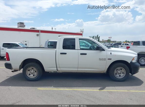 1C6RR7FT1JS300456 2018 RAM 1500 White Widok wnętrza 360 stopni