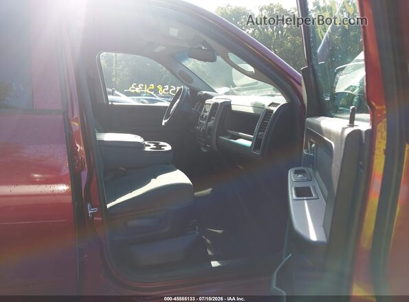 1C6RR7FT3GS365799 2016 RAM 1500 Красный Вид салона спереди