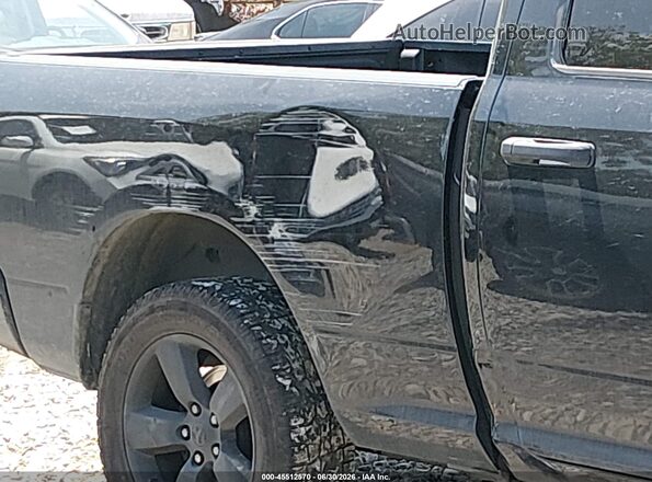 1C6RR7FT3JS176061 2018 RAM 1500 Black Widok z przodu