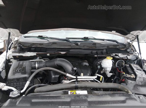 1C6RR7FT3JS328288 2018 RAM 1500 White Հետևի տեսք