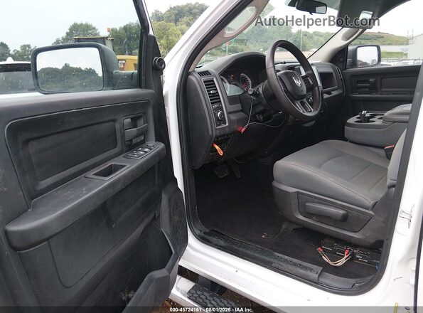 1C6RR7FT3JS328288 2018 RAM 1500 White Սարքավորումների վահանակի տեսք