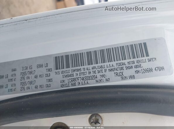 1C6RR7FT4KS593254 2019 RAM 1500 CLASSIC White Vista del compartimento del motor