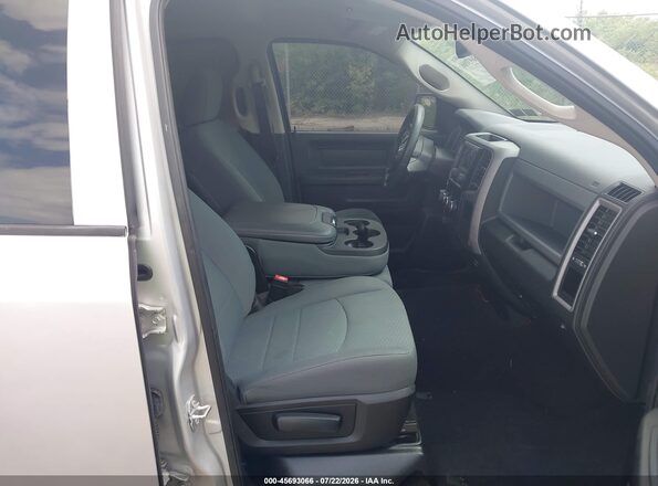 1C6RR7FT5HS581882 2017 RAM 1500 Silver Front interior view