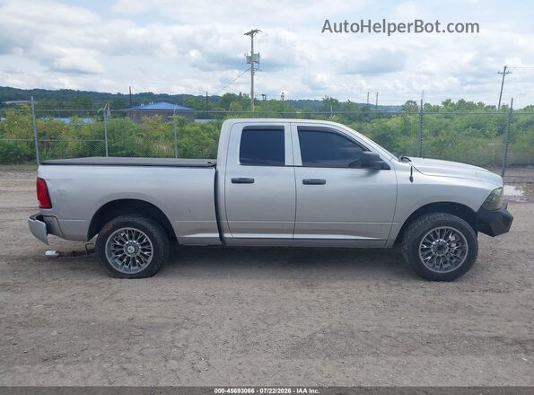 1C6RR7FT5HS581882 2017 RAM 1500 Silver Rear interior view