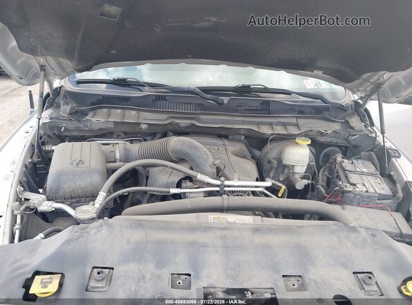 1C6RR7FT5HS581882 2017 RAM 1500 Silver Rear view