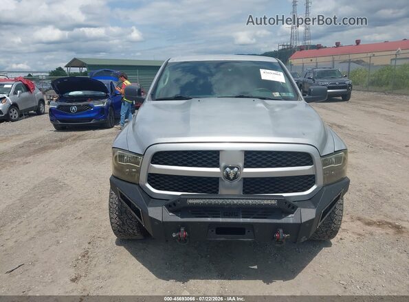 1C6RR7FT5HS581882 2017 RAM 1500 Silver Instrument cluster view