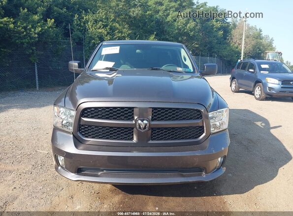 1C6RR7FT5JS190639 2018 RAM 1500 Серый Вид щитка приборов