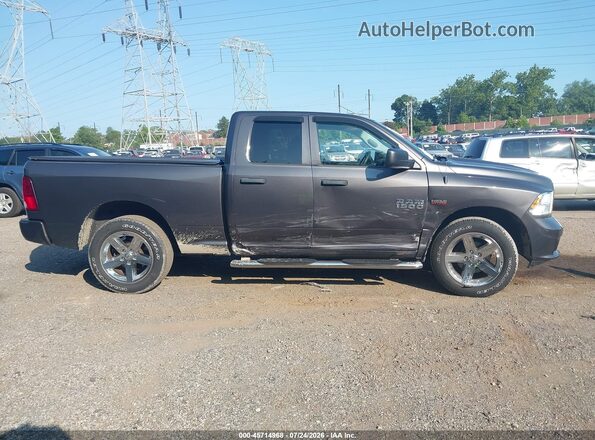 1C6RR7FT5JS190639 2018 RAM 1500 Серый Вид задней части салона