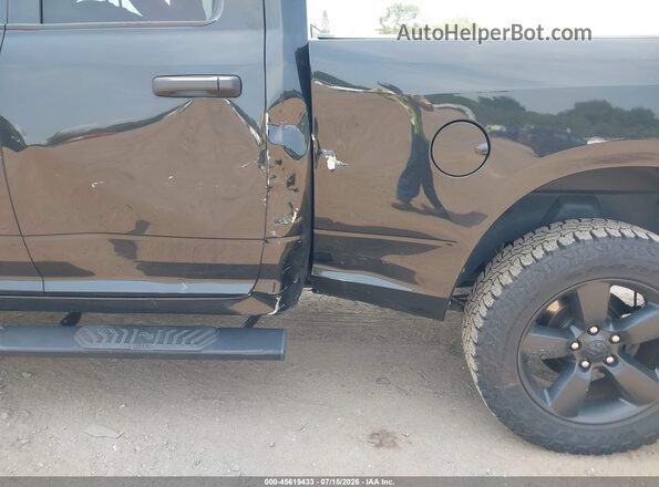 1C6RR7FT7JS271190 2018 RAM 1500 Black Front view