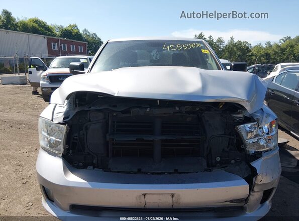 1C6RR7FT8GS402636 2016 RAM 1500 Серебряный Вид щитка приборов