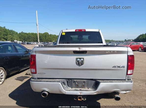 1C6RR7FT8GS402636 2016 RAM 1500 Серебряный 