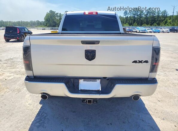 1C6RR7FT8JS203254 2018 RAM 1500 Silver Вид ззаду
