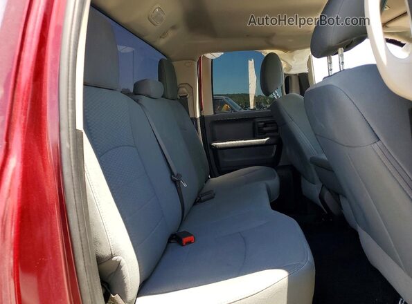 1C6RR7FT9JS328330 2018 RAM 1500 Red Vista de los asientos traseros
