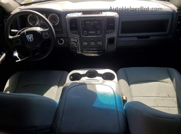 1C6RR7FT9KS547449 2019 RAM 1500 White Vista del salpicadero