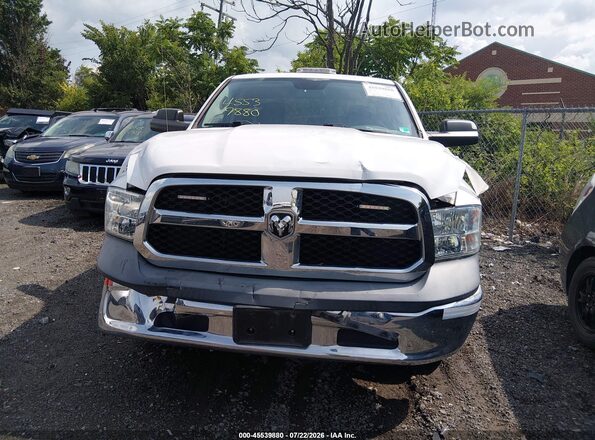 1C6RR7FTXJS329017 2018 RAM 1500 White Սարքավորումների վահանակի տեսք