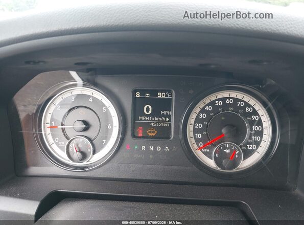 1C6RR7FTXJS329017 2018 RAM 1500 White Հետևի նստատեղերի տեսք