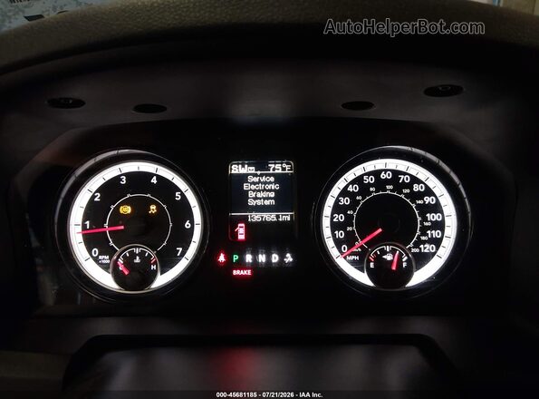 1C6RR7GG0JS300904 2018 RAM 1500 Red Հետևի նստատեղերի տեսք