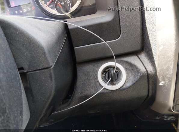 1C6RR7GG1HS583565 2017 RAM 1500 White Dashboard view