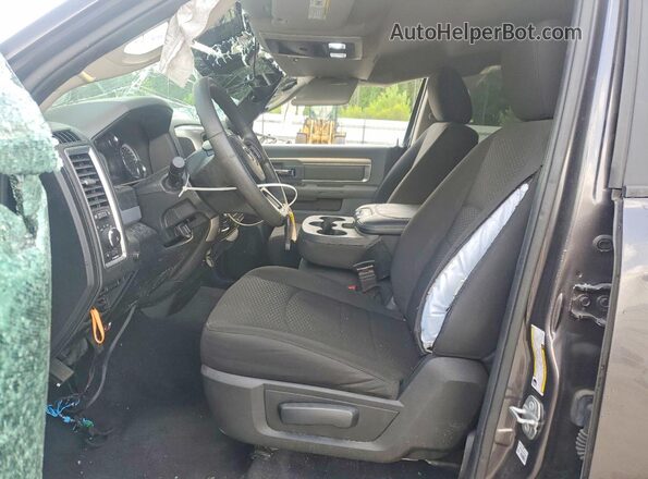 1C6RR7GG2LS159952 2020 RAM 1500 Gray Widok wnętrza z przodu