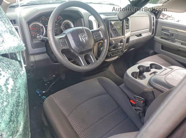 1C6RR7GG2LS159952 2020 RAM 1500 Gray Widok deski rozdzielczej