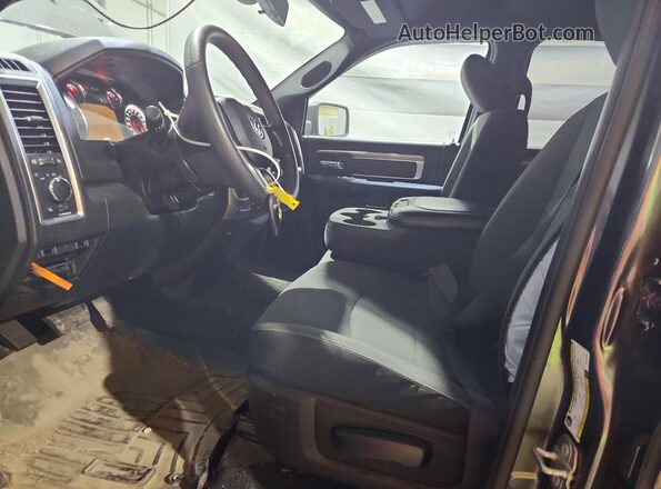 1C6RR7GG4MS562090 2021 RAM 1500 Серый Вид салона спереди
