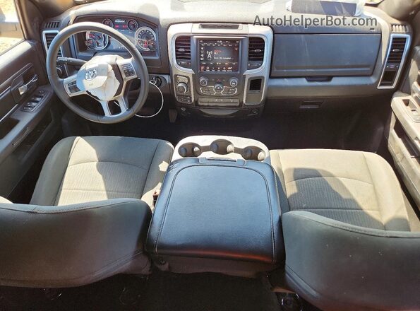 1C6RR7GG5MS519720 2021 RAM 1500 Charcoal Dashboard view