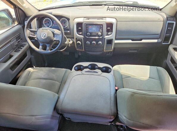 1C6RR7GG7GS300634 2016 RAM 1500 Silver Առջևի վահանակի տեսք