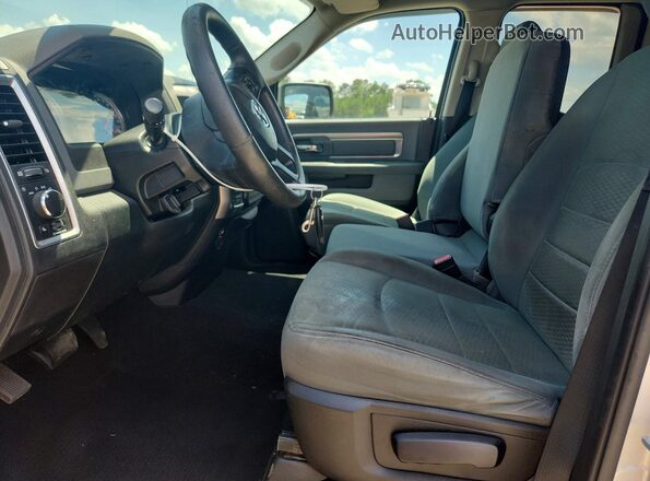 1C6RR7GG7GS300634 2016 RAM 1500 Silver Սալոնի դիմացի տեսք