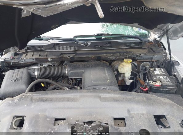 1C6RR7GG7JS120450 2018 RAM 1500 Silver Rear view