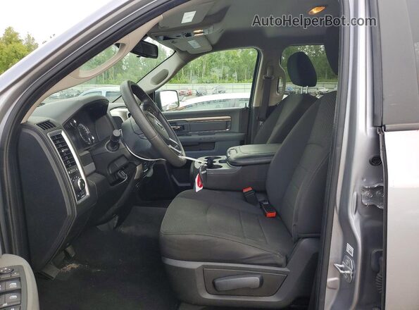 1C6RR7GG7LS130575 2020 RAM 1500 Silver Widok wnętrza z przodu