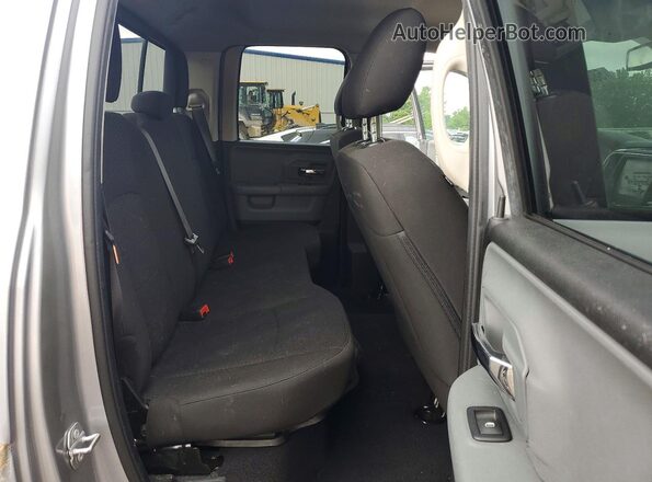 1C6RR7GG7LS130575 2020 RAM 1500 Silver Widok tylnych siedzeń