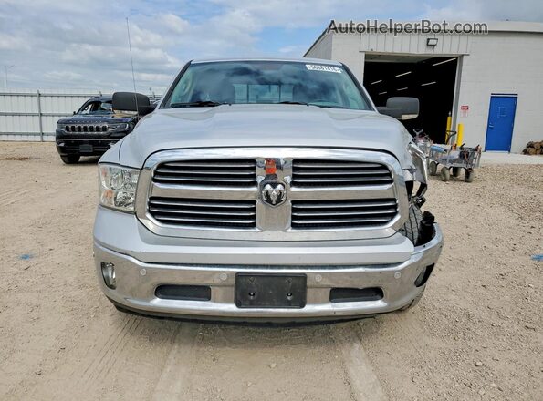 1C6RR7GG8JS247319 2018 RAM 1500 Silver წინა ხედი