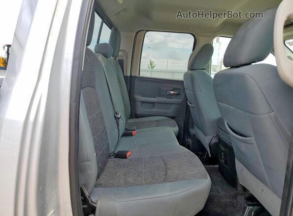 1C6RR7GG8JS247319 2018 RAM 1500 Silver უკანა სავარძლების ხედი