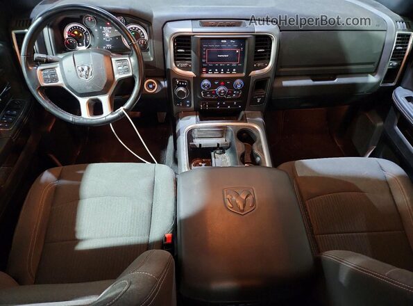 1C6RR7GG9MS590807 2021 RAM 1500 Silver Вид панелі приладів