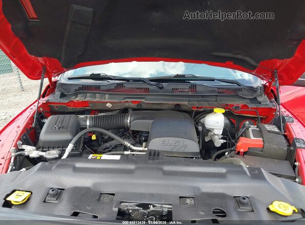 1C6RR7GG9NS225545 2022 RAM 1500 CLASSIC Red Widok z tyłu