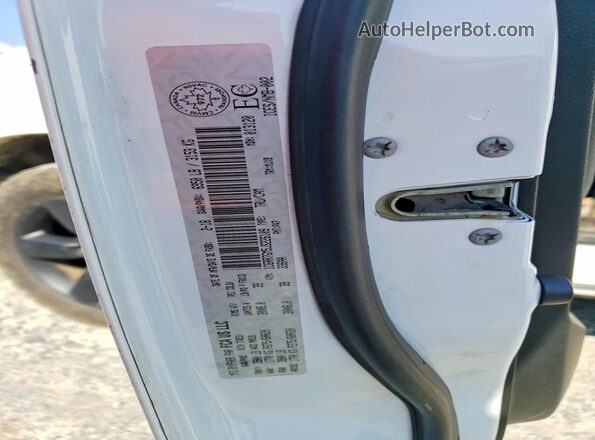 1C6RR7GM5JS226109 2018 RAM 1500 White Widok komory silnika