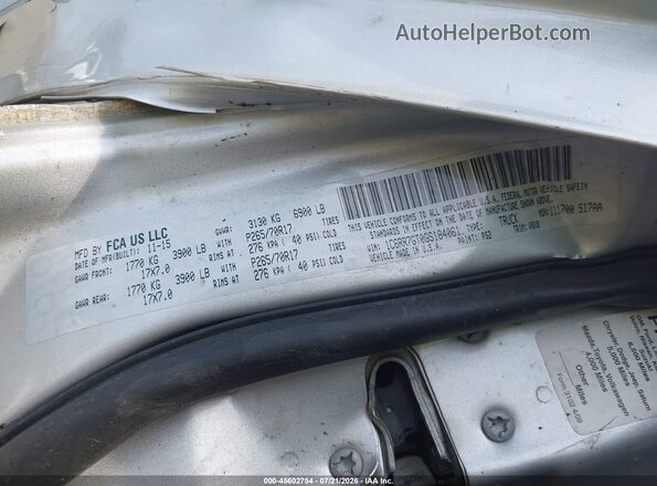 1C6RR7GT0GS184061 2016 RAM 1500 Silver Vista del compartimento del motor