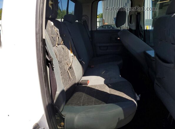 1C6RR7GT0HS521569 2017 RAM 1500 White Vista de los asientos traseros