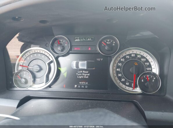 1C6RR7GT0JS244315 2018 RAM 1500 White Vista de los asientos traseros