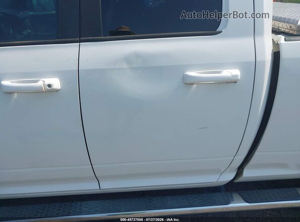 1C6RR7GT0JS244315 2018 RAM 1500 White Vista del cuadro de instrumentos
