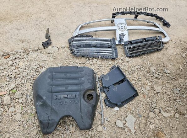 1C6RR7GT2GS257852 2016 RAM 1500 Gray Engine compartment view
