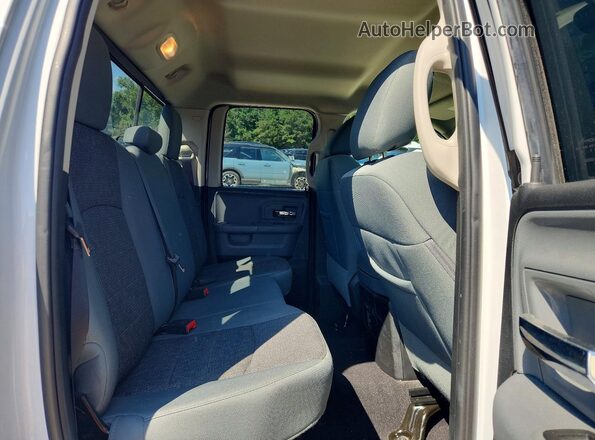 1C6RR7GT2HS613394 2017 RAM 1500 White Vista de los asientos traseros