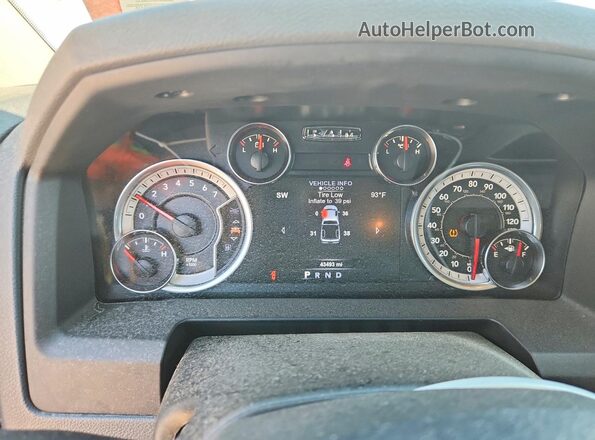 1C6RR7GT2HS613394 2017 RAM 1500 White Vista del cuadro de instrumentos