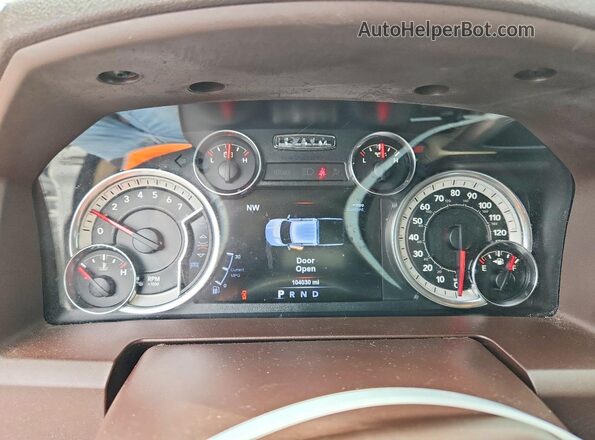 1C6RR7GT2HS674051 2017 RAM 1500 White Widok zestawu wskaźników