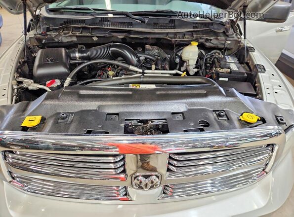 1C6RR7GT3GS322563 2016 RAM 1500 Silver Vista interior trasera