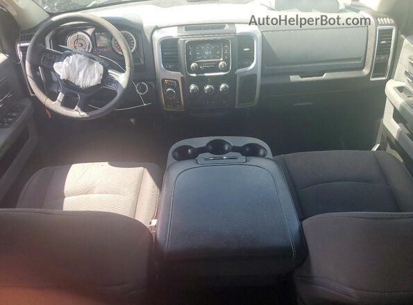 1C6RR7GT3LS104925 2020 RAM 1500 Gray Widok deski rozdzielczej