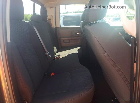 1C6RR7GT3LS104925 2020 RAM 1500 Gray Widok tylnych siedzeń